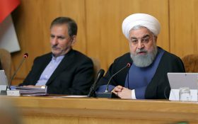 روحانی: دولت در خط مقدم‌ مبارزه است