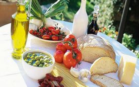 تاثیر رژیم غذایی مدیترانه ای در جلوگیری از پُرخوری