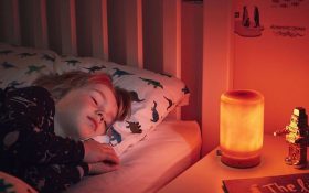 زود خوابیدن کودکان به مقابله با چاقی کمک می کند