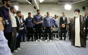 دیدار مدال‌آوران المپیادهای علمی و اعضای تیم ملی والیبال جوانان با رهبر انقلاب