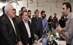 ظریف در بازدید از کارخانه نوآوری آزادی: کارخانه نوآوری نماد توانمندی علمی و فناوری جوانان ایرانی است