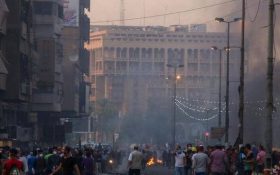 آتش‌سوزی در ساختمانی دولتی و یک ساختمان تجاری در بغداد/ ادامه التهاب در استان‌های جنوبی