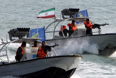 توقیف سه قایق صیادی غیرمجاز کویتی در بندر ماهشهر