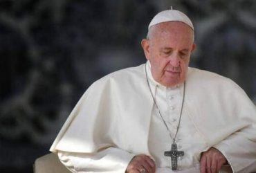 پاپ ایران و آمریکا را به تنش‌زدایی دعوت کرد