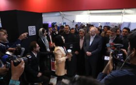 بازدید رئیس مجلس شورای اسلامی از نمایشگاه اینوتکس و غرفه‌ کارخانه نوآوری و صنایع خلاق آمپر
