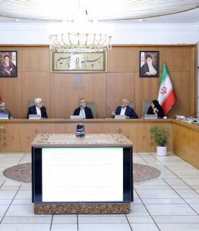 تصویب لایحه دو فوریتی واگذاری اختیار تعیین ساعت رسمی کشور به دولت