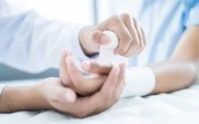 پانسمان طبافلکس: نوآوری دانش‌بنیان ایرانی برای درمان زخم‌های مزمن